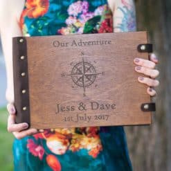 Gästebuch Hochzeit aus Holz mit Gravur - Adventure