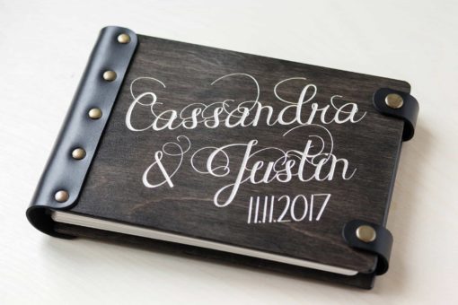 Gästebuch Hochzeit aus Holz mit Gravur - Black Vintage