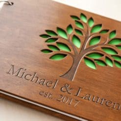 Gästebuch Hochzeit aus Holz mit Gravur - Blätter