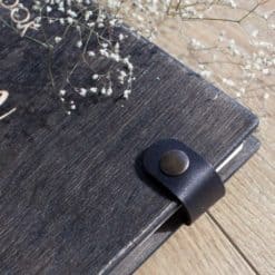 Gästebuch Hochzeit aus Holz mit Gravur - Dark Wood