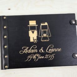 Gästebuch Hochzeit aus Holz mit Gravur - Klassik Comic