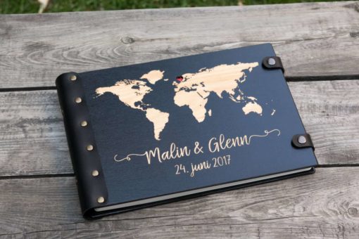 Vintage Fotoalbum aus Holz mit Gravur - Weltkarte Black