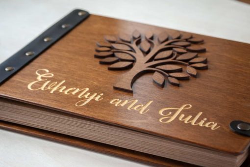 Vintage Fotoalbum aus Holz mit Gravur - 3D Baum