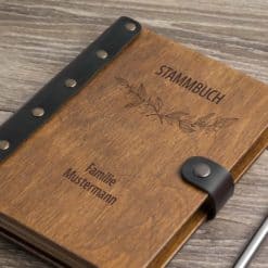 Stammbuch aus Holz mit Gravur - Natur